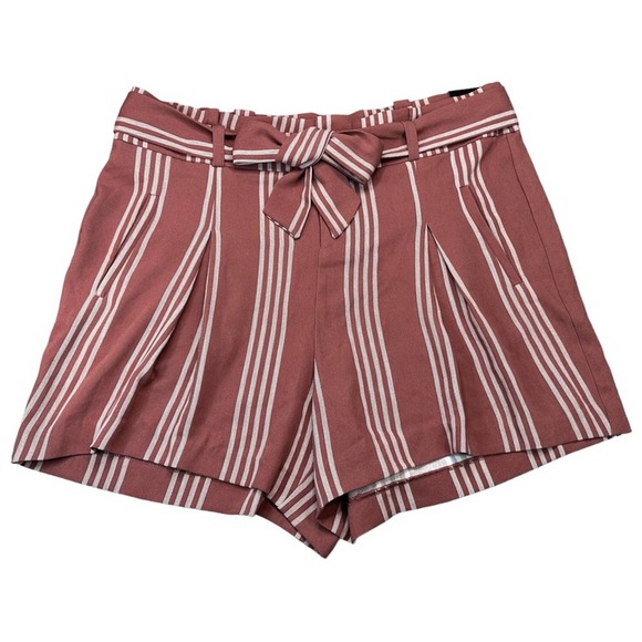 NWT Torrid 4.5in  Stretch Crepe Mid to High-Rise Tie-Front Short Women’s Size 14 - Picture 4 of 13